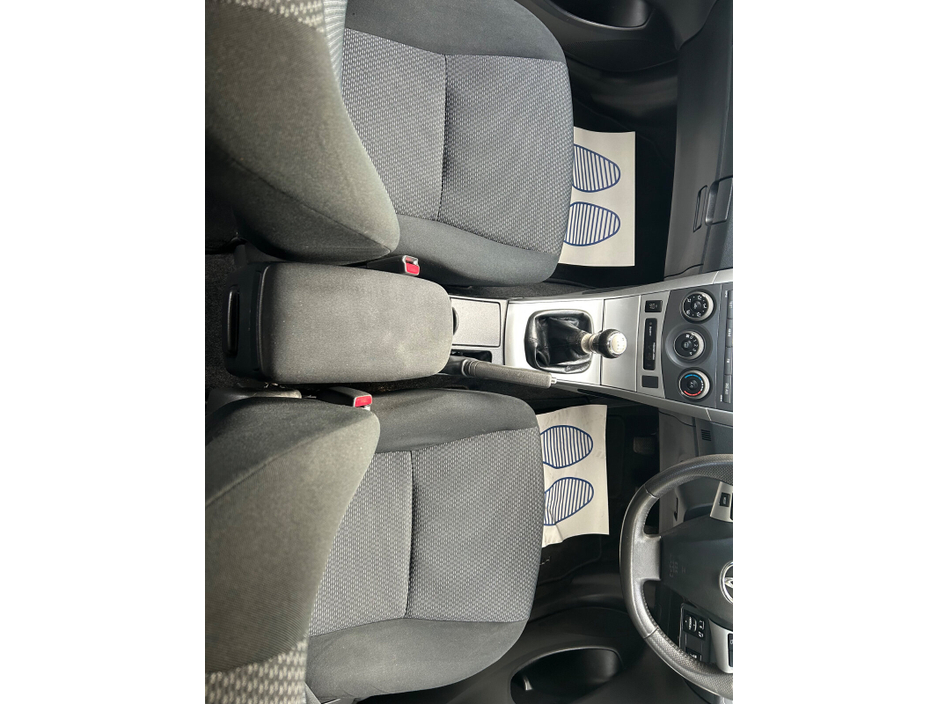 2011 Toyota Corolla - image 15