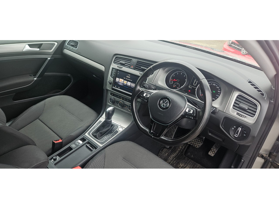 2017 Volkswagen Golf - image 24