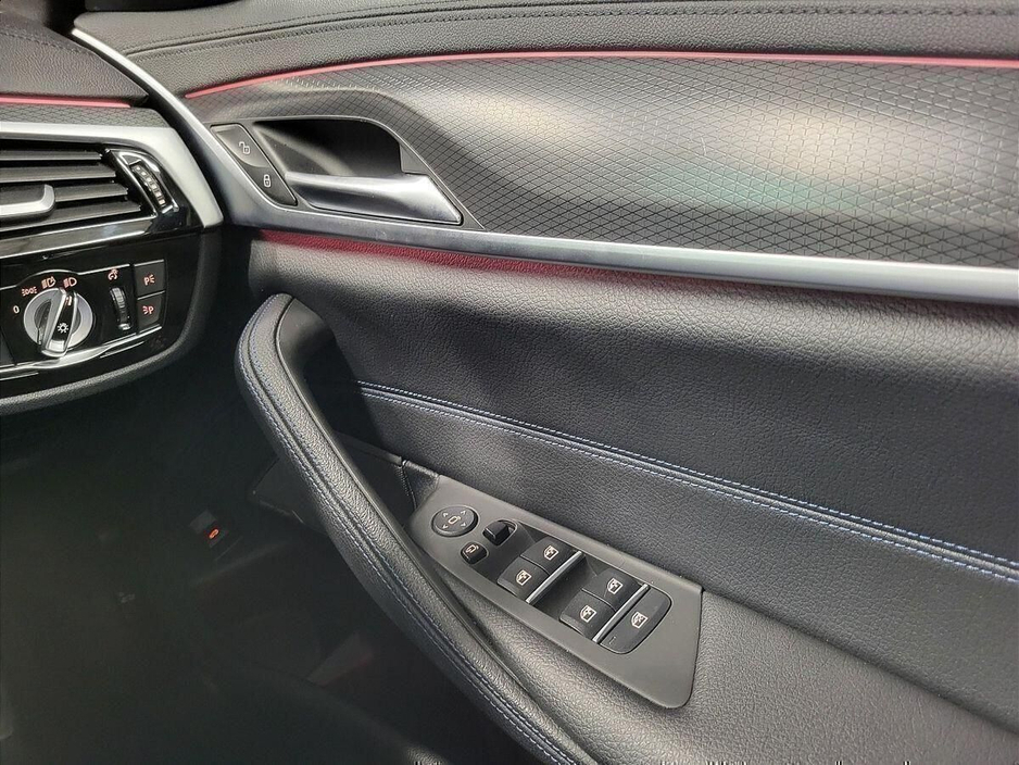 2023 BMW 5 Series - image 29