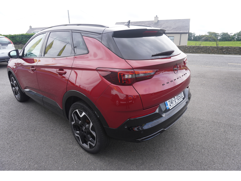 2024 Opel Grandland - image 3