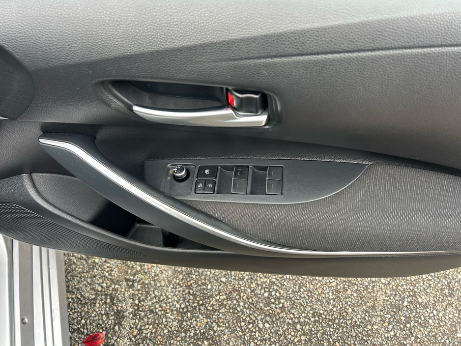 2023 Toyota Corolla - image 11