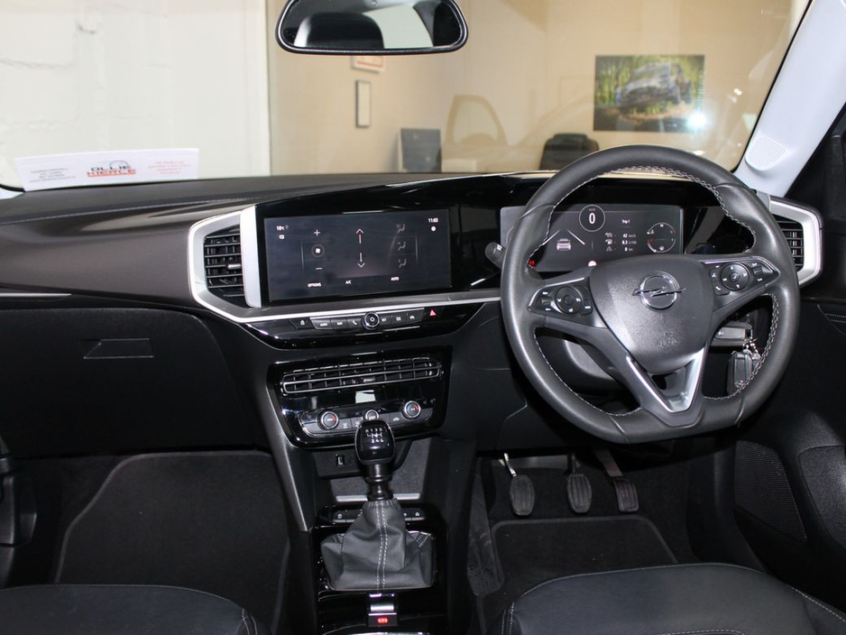 2022 Opel Mokka - image 9