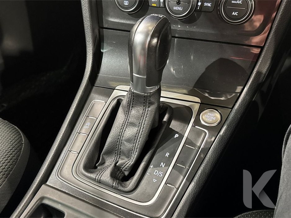 2019 Volkswagen Golf - image 14