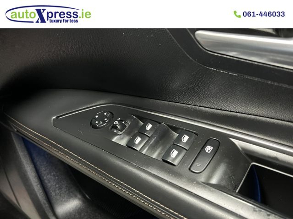 2017 Peugeot 3008 - image 35