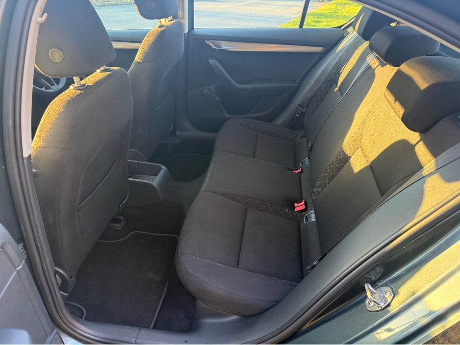 2018 Skoda Octavia - image 9