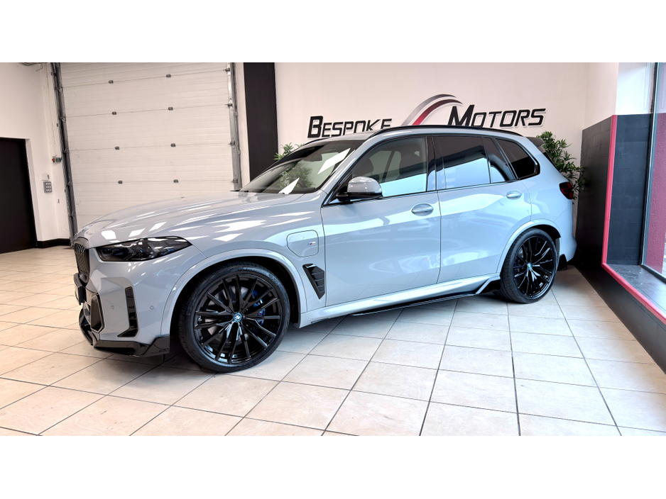 2025 BMW X5 - image 16