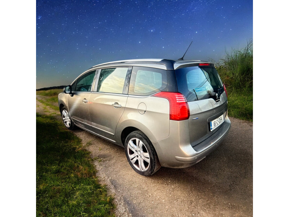 2016 Peugeot 5008 1.6 Blue Hdi 120 Active €8,899