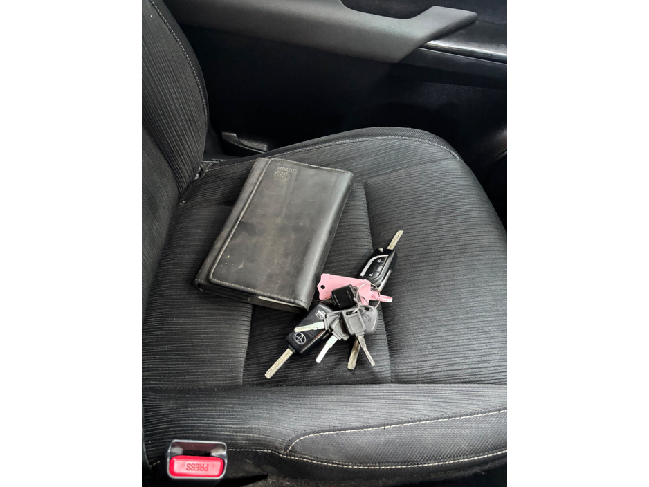 2016 Toyota Hilux - image 10