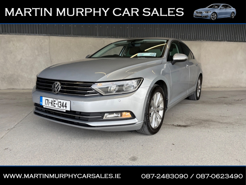 2017 Volkswagen Passat - image 5