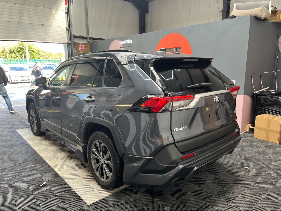 2024 Toyota Rav4 - image 4