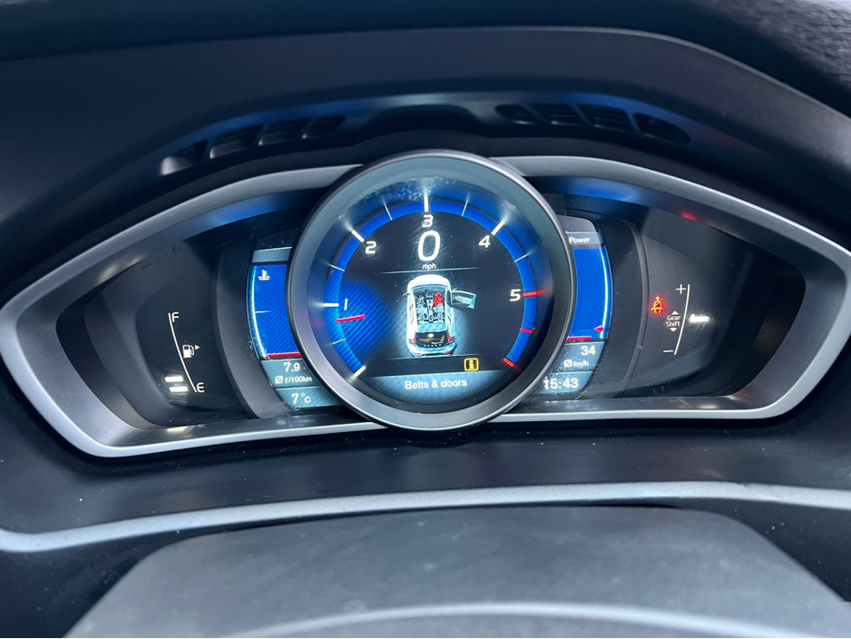 2013 Volvo V40 40 SERIES 2.0 D3 R-DESIGN NAV 150BHP 5DR