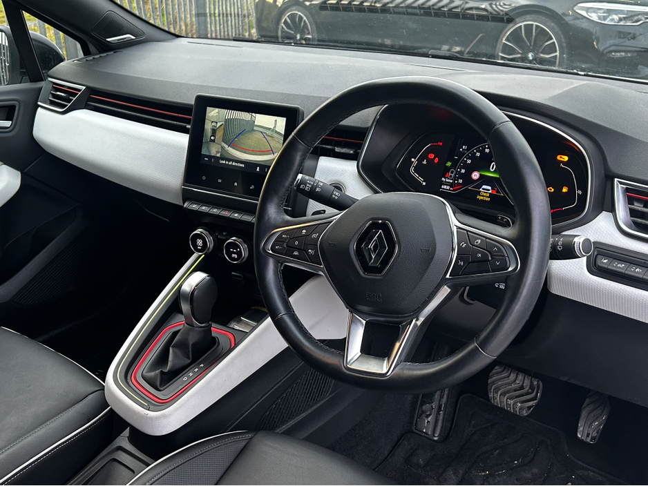 2021 Renault Clio High spec automatic 1.2 €17,995