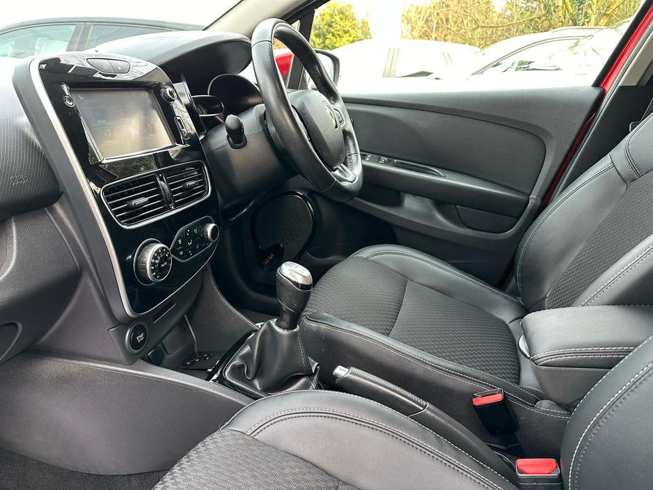 2019 Renault Clio - image 13