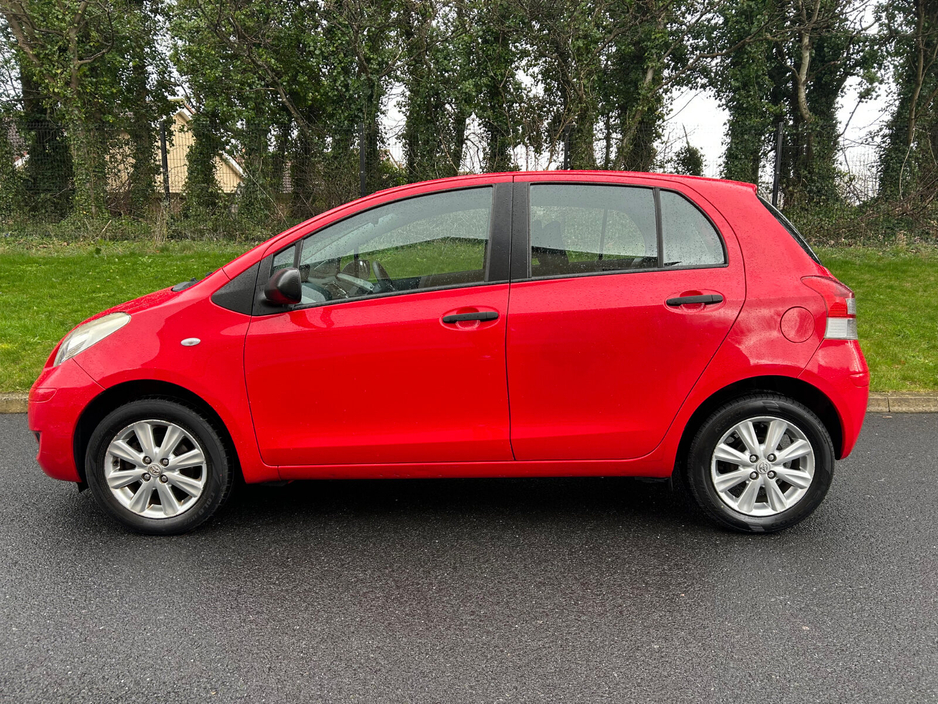 2011 Toyota Yaris 1.0 VVT-i 3Dr Sport €4,950