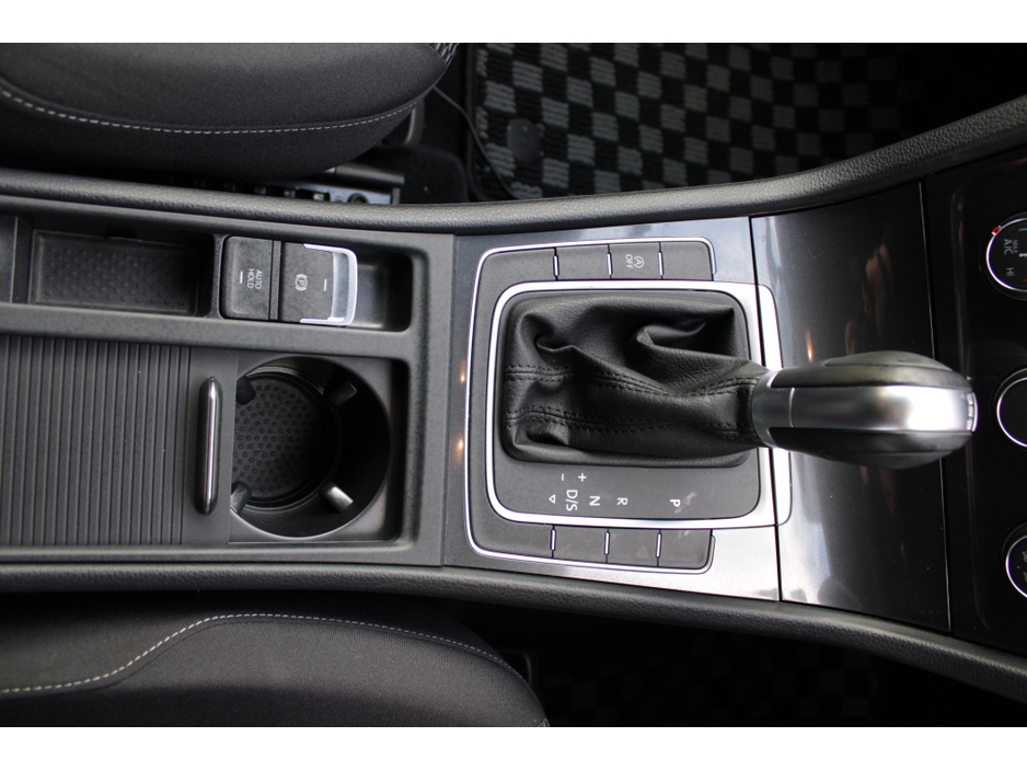 2018 Volkswagen Golf 1.2TSI COMFORTLINE PLUS WITH ONLY 40,000 KMS // BRAND NEW 18 INCH GTI ALLOYS // BUY WITH CONFIDENC AA AND SIMI APPROVED DEALER 2025 // FINANCE ARRANGED // ALL TRADE INS WELCOME // €19,950