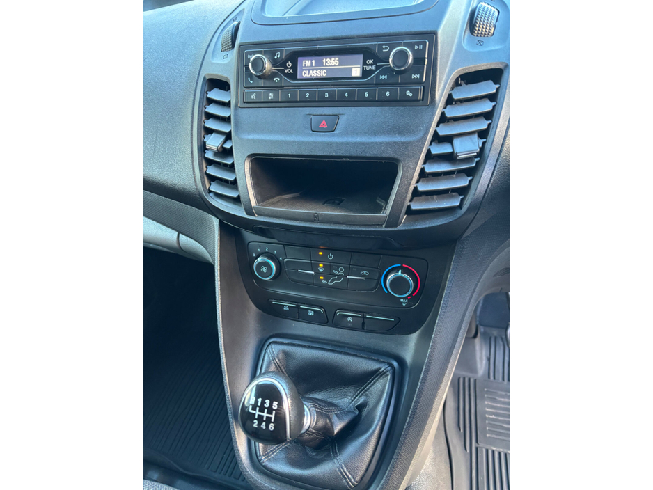 2020 Ford Transit - image 28