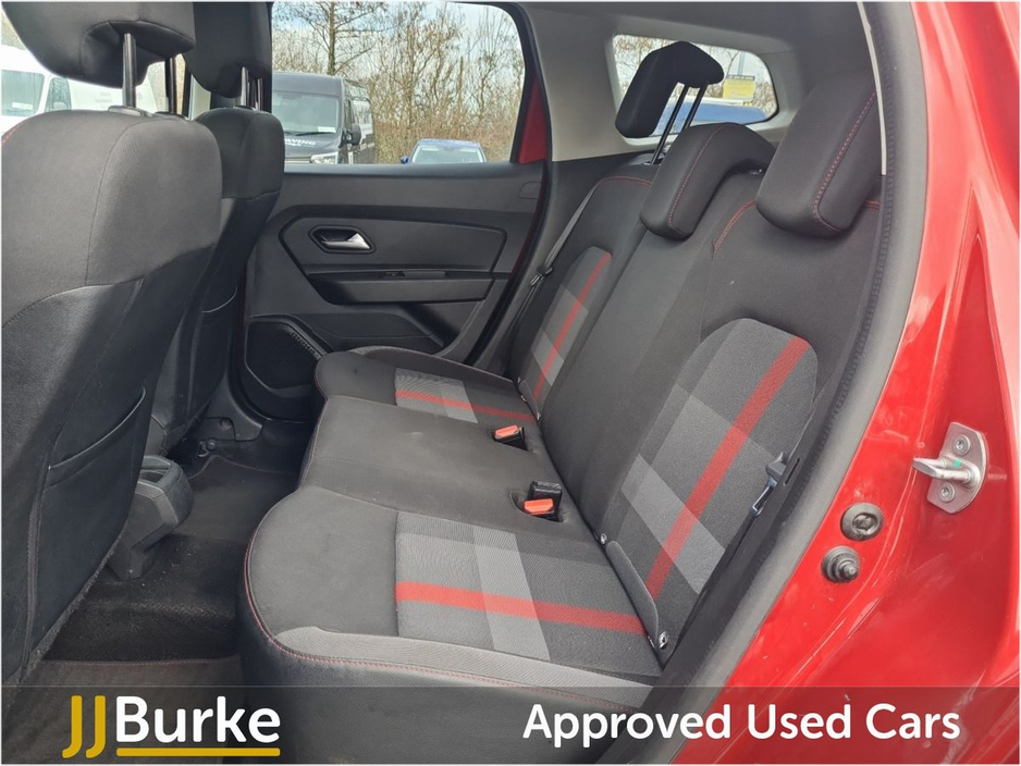 2020 Dacia Duster - image 10