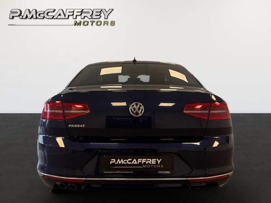 2018 Volkswagen Passat - image 6
