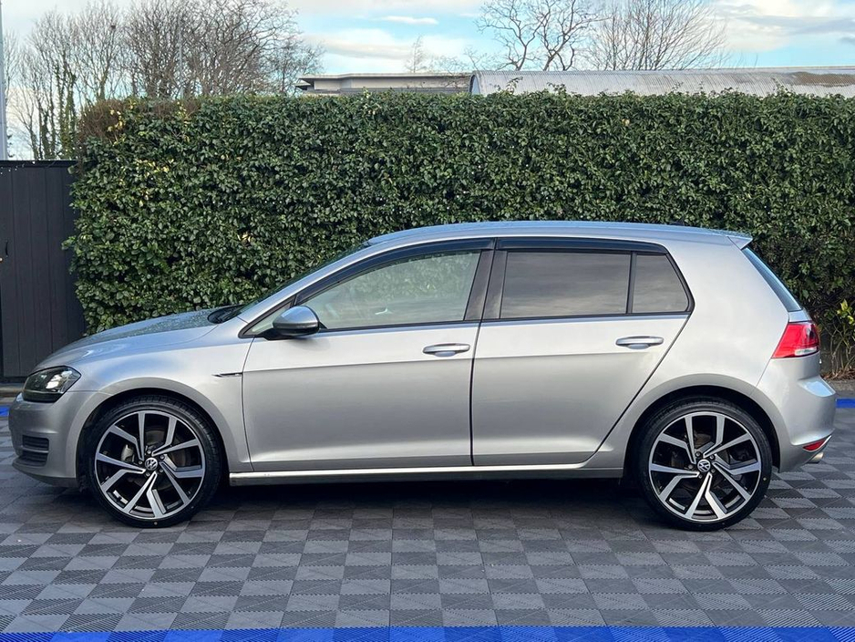 2016 Volkswagen Golf R-LINE PACK 1.2 TSI AUTO // FULL SERVICE HISTORY // NEW 19" ALLOYS // BLUETOOTH MUSIC €15,950