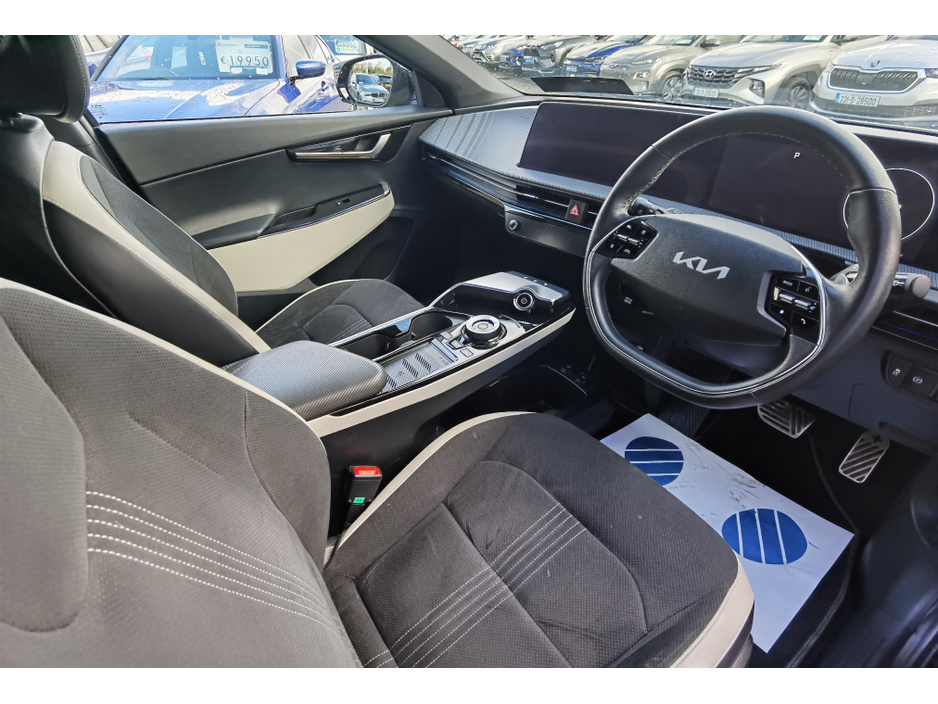 2022 Kia EV6 - image 8