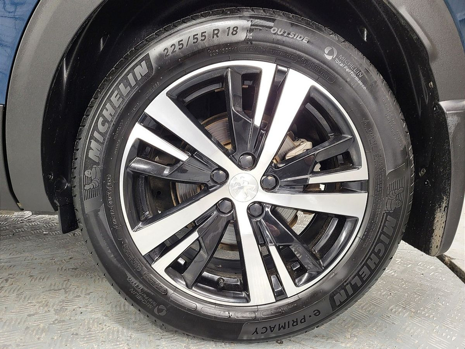 2024 Peugeot 3008 1.2 Hybrid 136bhp E-DCS6 GT €34,975