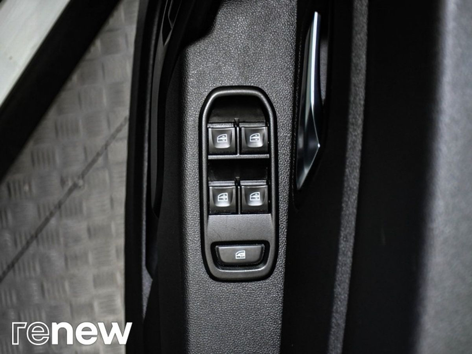 2021 Dacia Duster - image 24