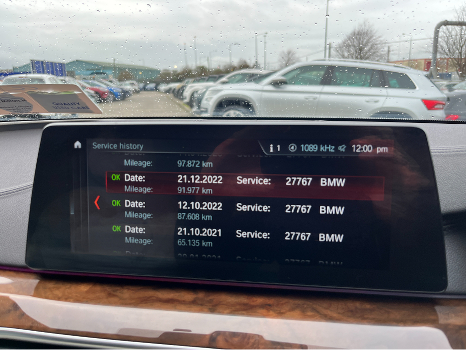 2018 BMW 5 Series - image 25