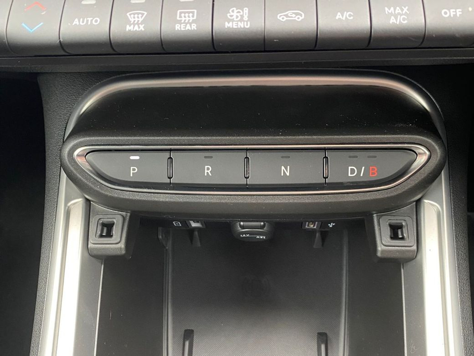 2025 Jeep Avenger - image 21