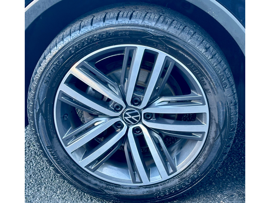 2022 Volkswagen Tiguan Allspace ++LEATHER / AUTO / 7-SEAT  PANORAMIC ROOF++ €33,950