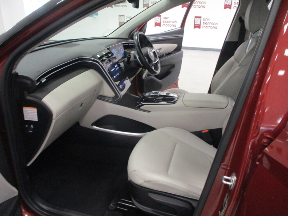 2022 Hyundai Tucson - image 9