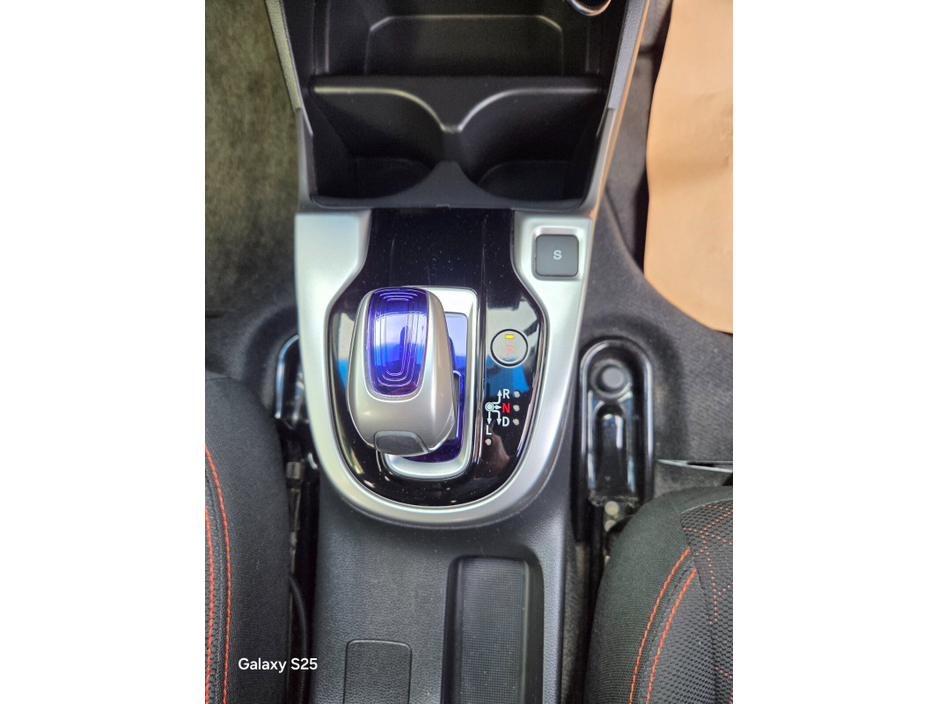 2016 Honda Fit - image 17