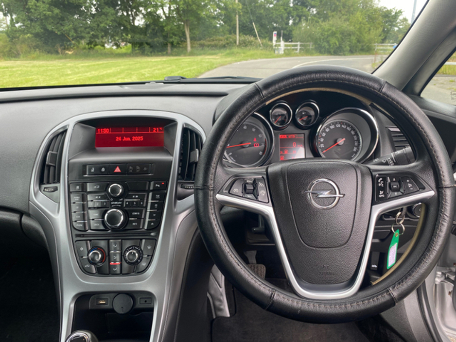 2016 Opel Astra SALOON 1.4 I 4DR €8,500