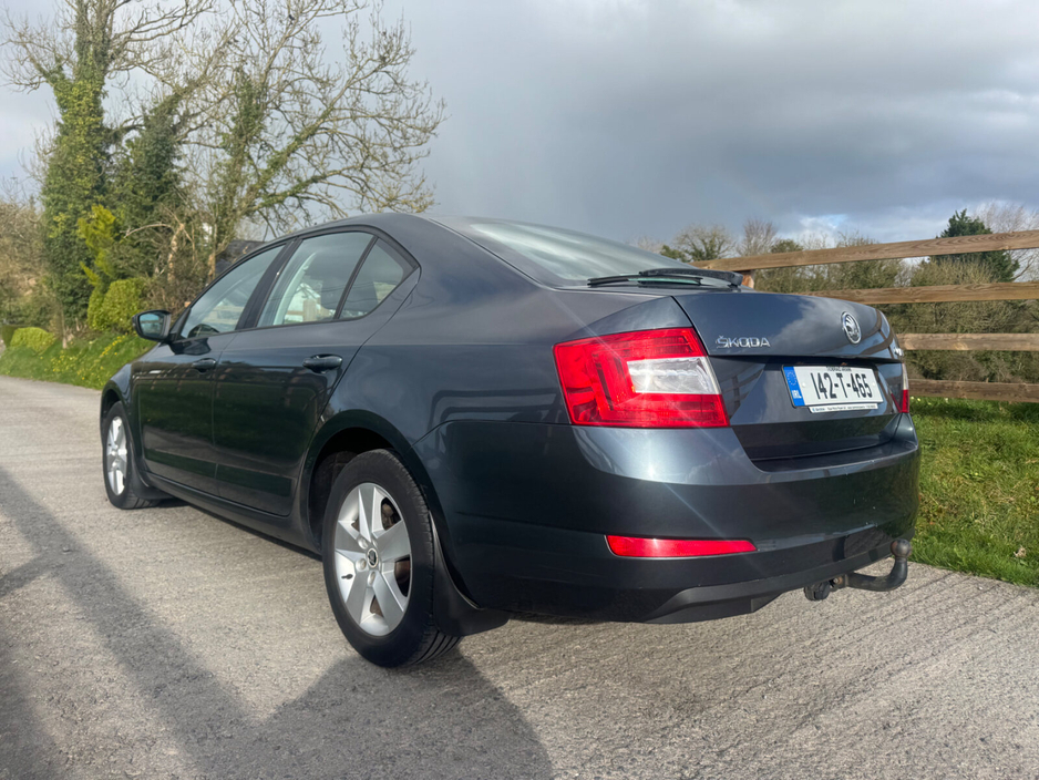 2014 Skoda Octavia - image 5