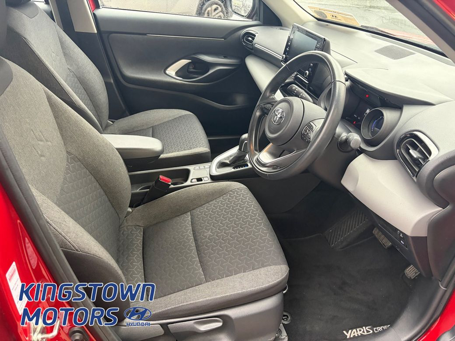 2022 Toyota Yaris - image 5