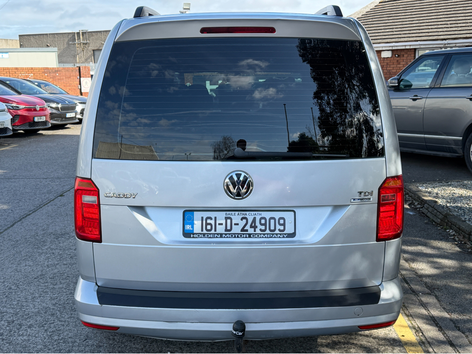 2016 Volkswagen Caddy - image 10