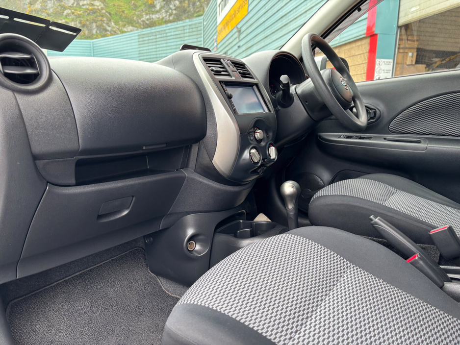 2015 Nissan March - image 8