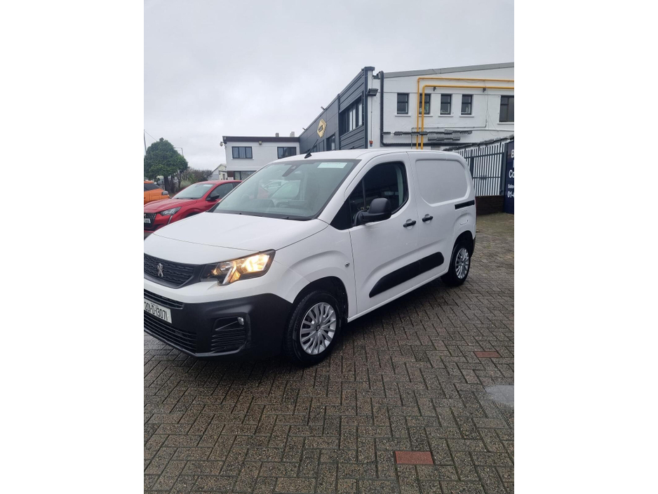 2020 Peugeot Partner  €10,950