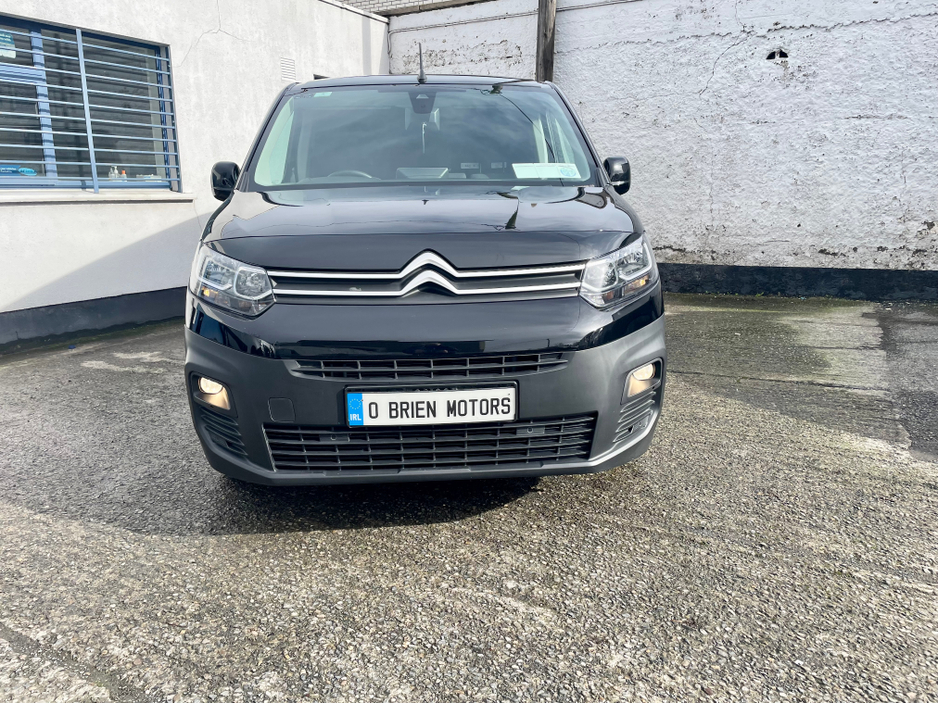 2023 Citroen Berlingo - image 38