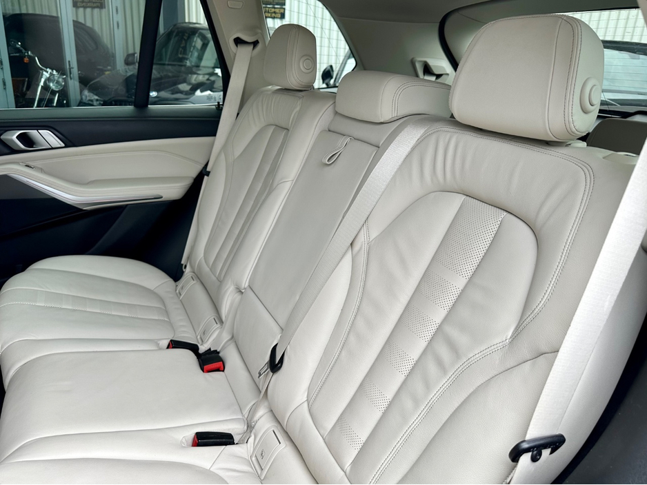2019 BMW X5 - image 14