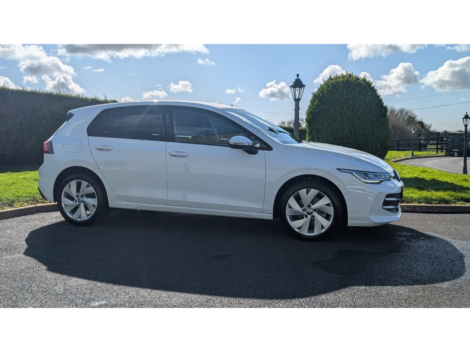 2025 Volkswagen Golf - image 5