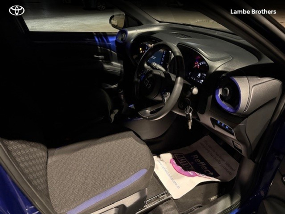 2022 Toyota Aygo - image 6