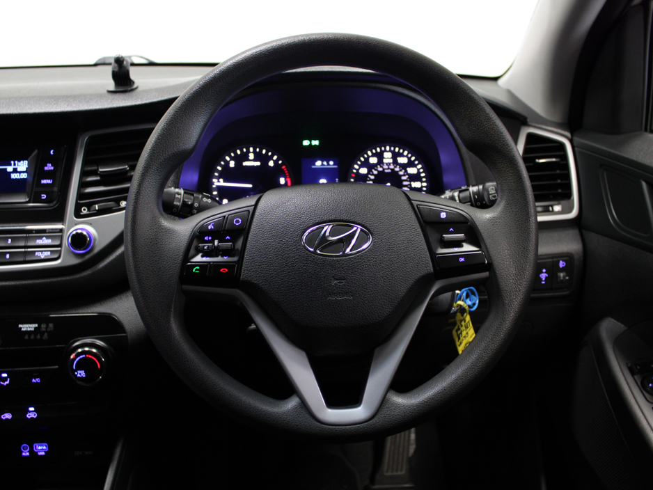 2017 Hyundai Tucson - image 18