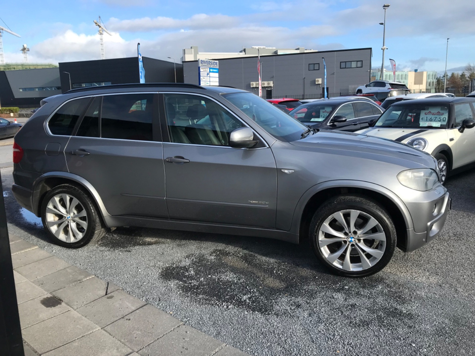 2009 BMW X5 - image 17