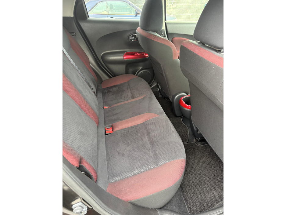 2012 Nissan Juke - image 13