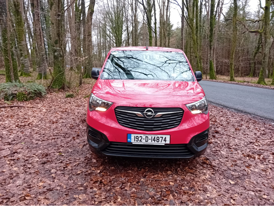 2019 Opel Combo - image 2