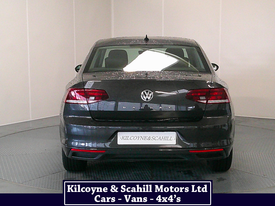 2020 Volkswagen Passat - image 6