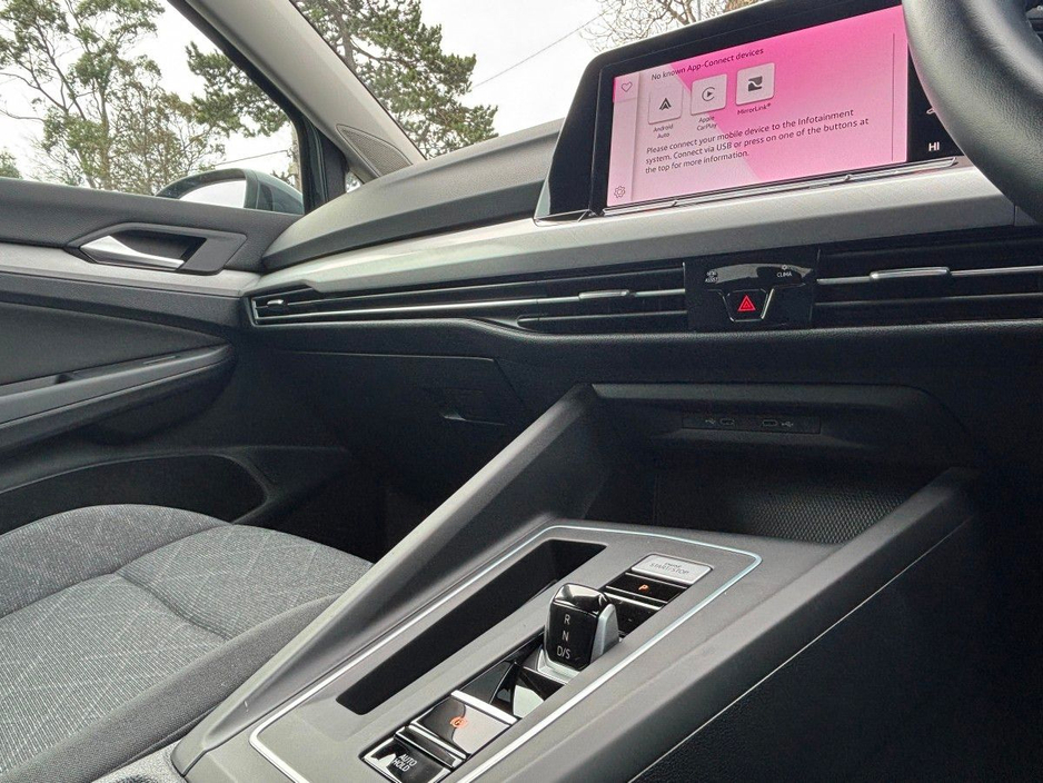 2022 Volkswagen Golf - image 20