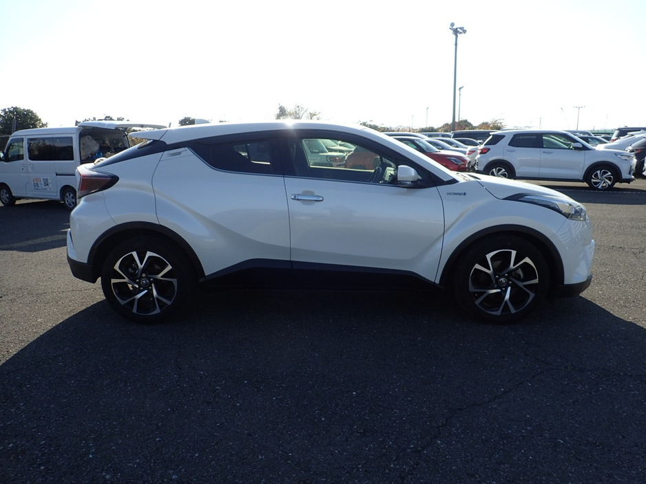 2018 Toyota C-HR - image 3