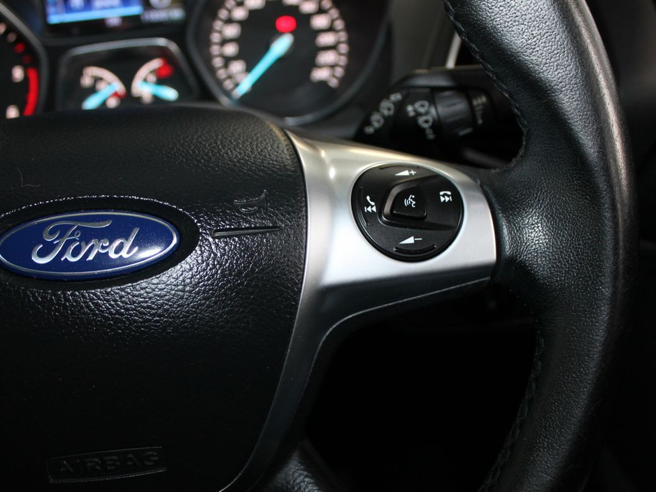 2016 Ford Kuga - image 23