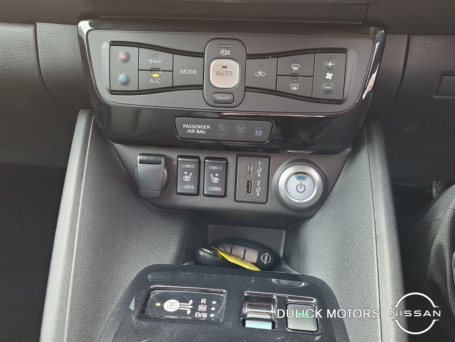2025 Nissan Leaf - image 16